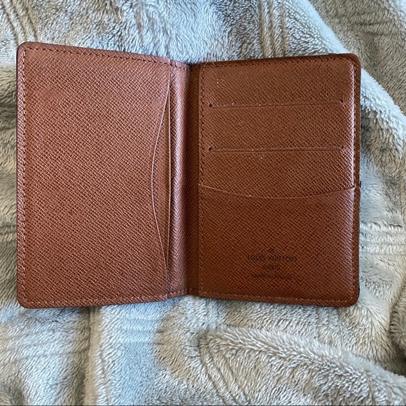 Louis Vuitton Card Holder - Picture 6 of 11